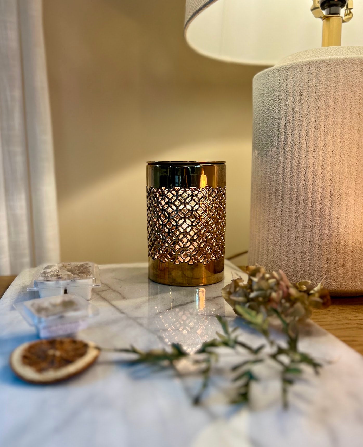 Experience Aromatic Luxury Gold Electric Wax Warmer EEAromatics Ethereal Elegance Aromatics